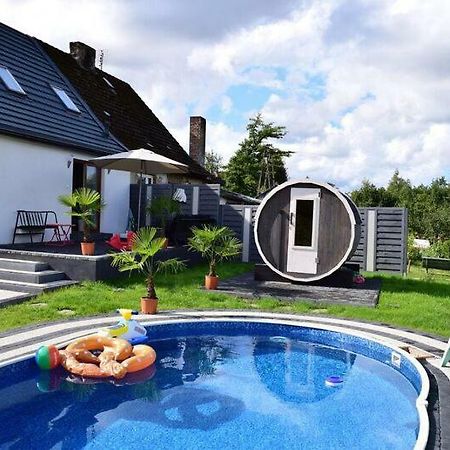 Las, Woda I Przygoda - Dom Z Sauna I Basenem Choczewo Exterior photo